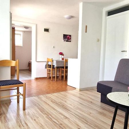 Apartment Jagoda Veglia Exterior foto